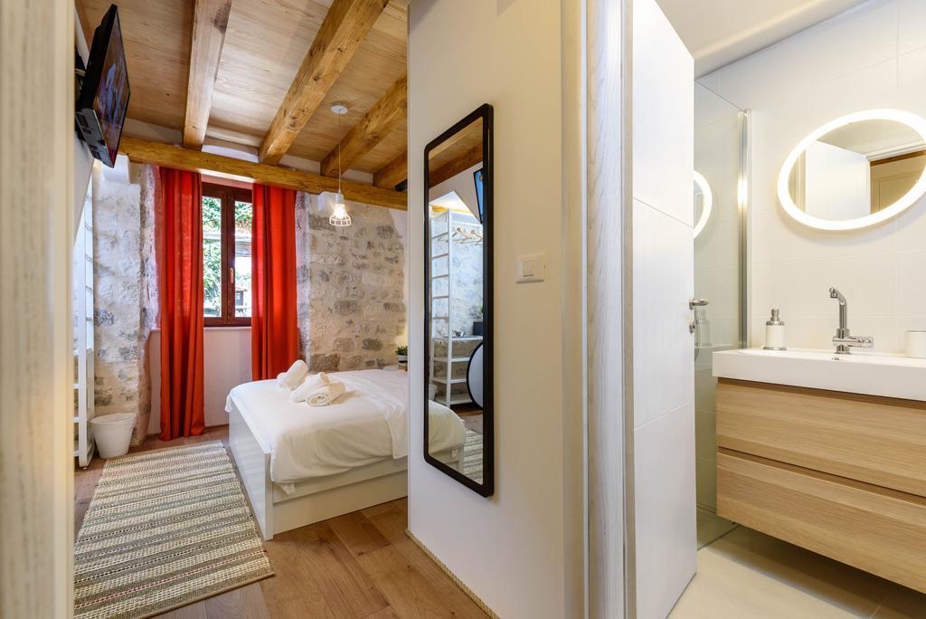 Apartments & Rooms Tiramola - Old Town Trogir Kültér fotó