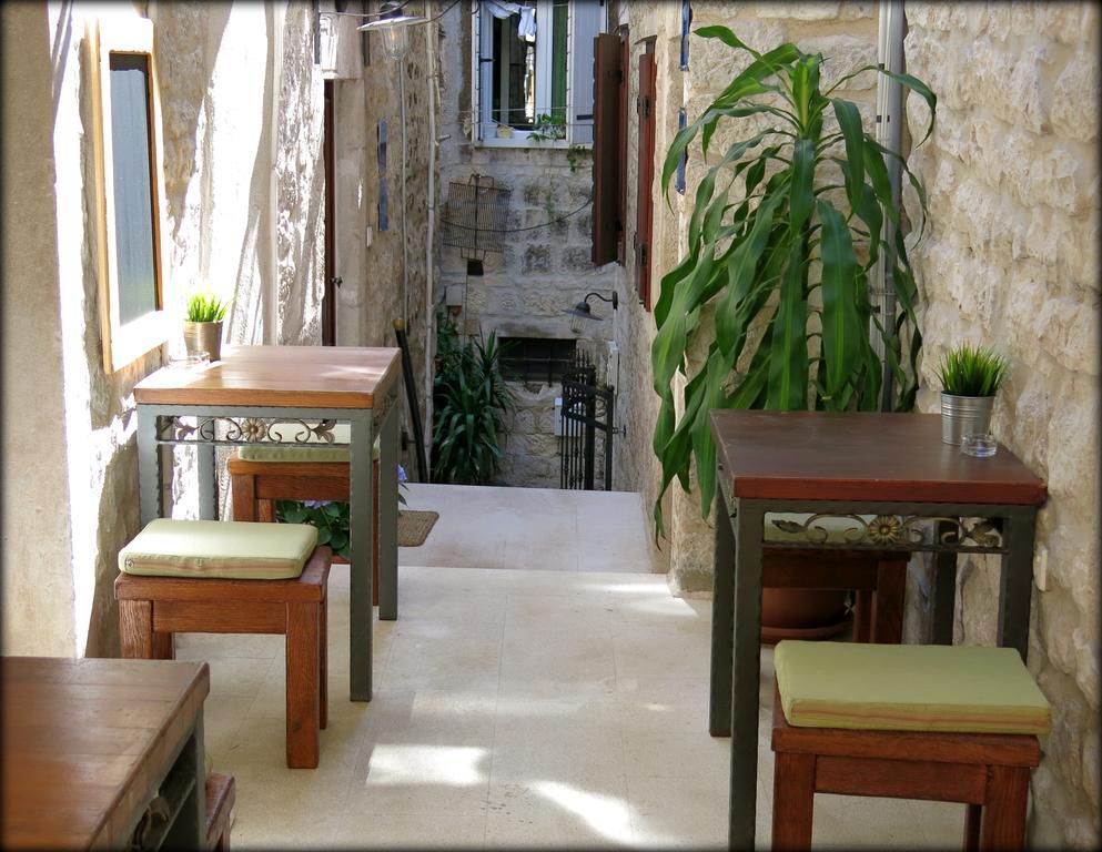 Apartments & Rooms Tiramola - Old Town Trogir Kültér fotó