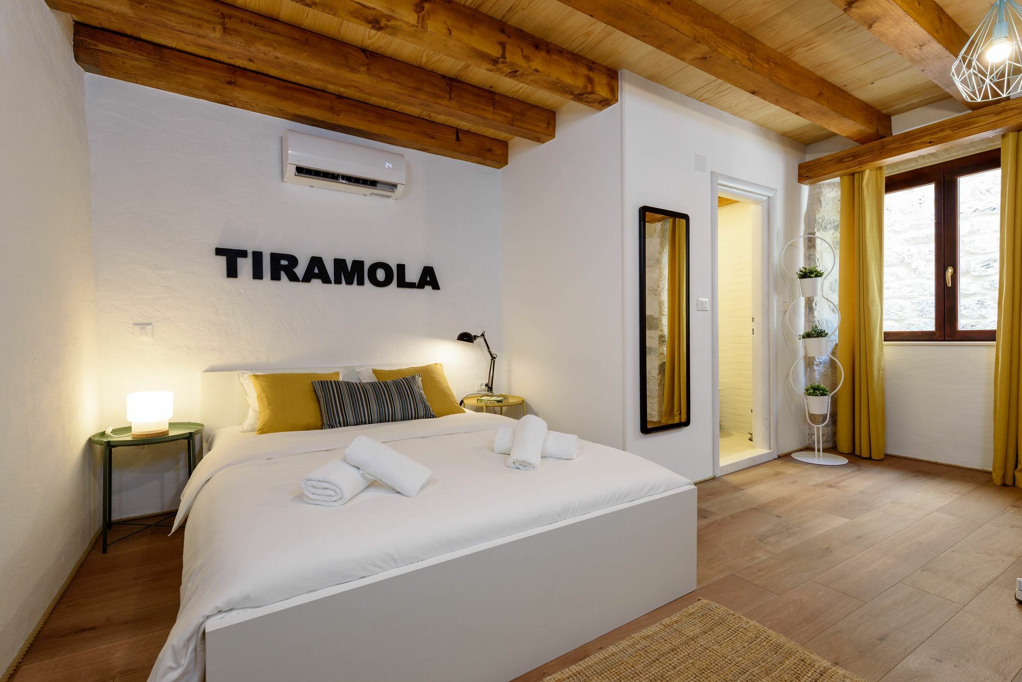 Apartments & Rooms Tiramola - Old Town Trogir Kültér fotó